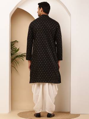 Men's black printed cotton kurta with traditional motifs 5