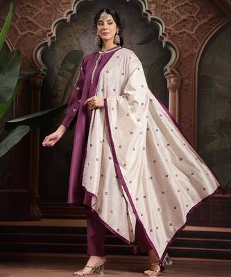 purple dori embroidery a-line kurta trouser dupatta set 2