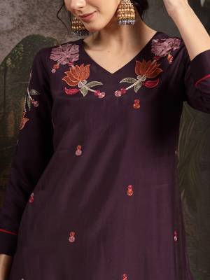 purple kantha work straight kurta trouser dupatta set have a lining kurta 4