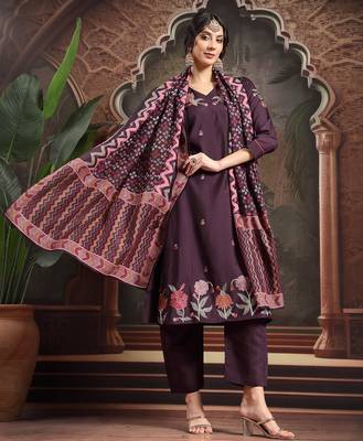 purple kantha work straight kurta trouser dupatta set have a lining kurta 5