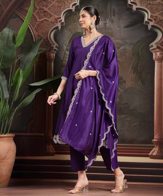 purple embroidered a-line kurta trouser dupatta set 5