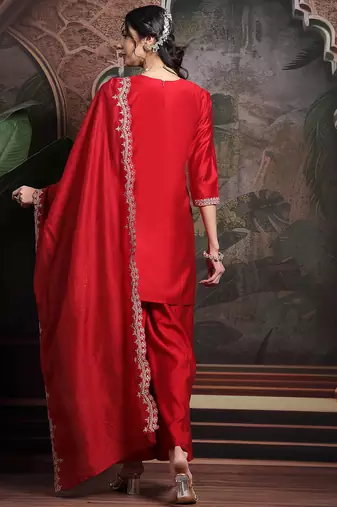 red embroidered straight kurta palazzo dupatta set have a lining kurta