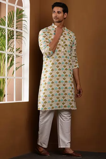Men's off-white viscose blend kurta with all-over geometric print