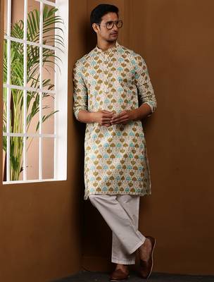 Men's off-white viscose blend kurta with all-over geometric print 5