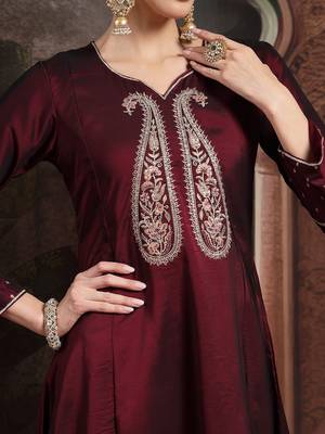 burgundy embroidered a-line kurta trouser dupatta set 4
