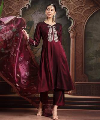 burgundy embroidered a-line kurta trouser dupatta set 5