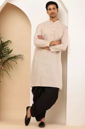 Men's peach viscose blend kurta with festive finish and straight cut