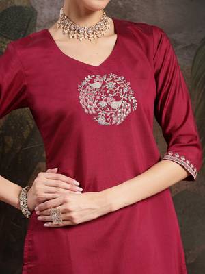maroon embroidered a-line kurta palazzo dupatta set 4