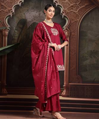 maroon embroidered a-line kurta palazzo dupatta set 5
