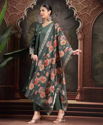 green roman embroidered a-line kurta trouser dupatta set 2