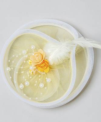 Yellow net pearl fascinator 3