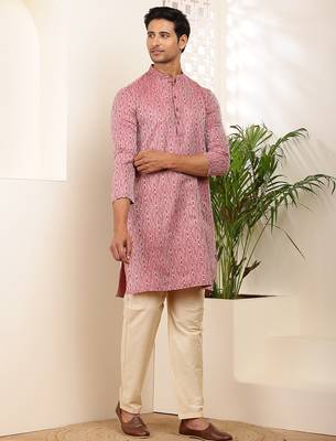 Men pink printed straight kurta with cream pyjama set 1