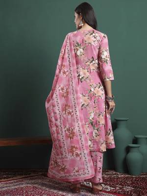 pink floral print a-line maternity kurta trouser dupatta set 3