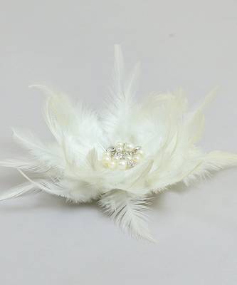 White pearl feather hair clip 2