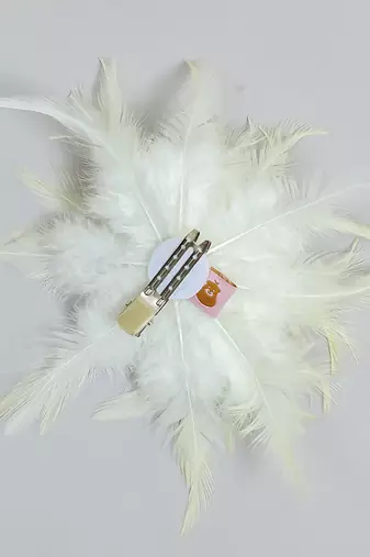 White pearl feather hair clip