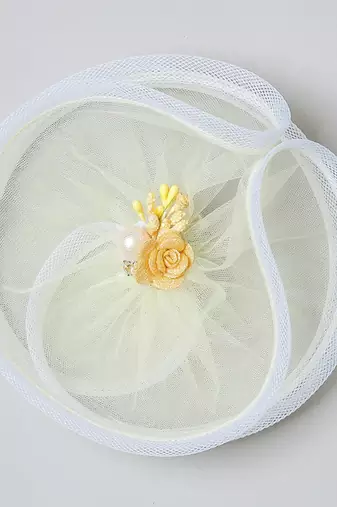 Yellow plain net fascinator