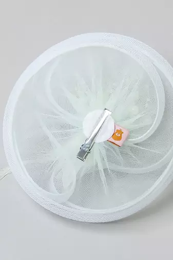 Green plain net fascinator