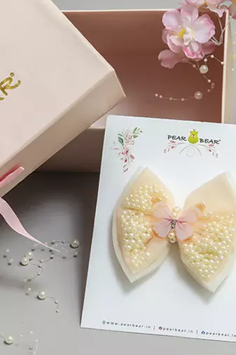 White net pearl hair bow