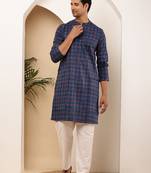 Men   s navy blue handblock printed cotton kurta with white pajama