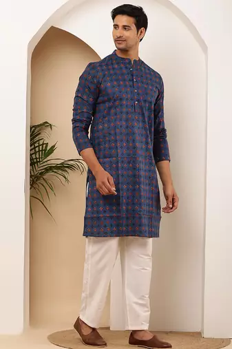 Men   s navy blue handblock printed cotton kurta with white pajama