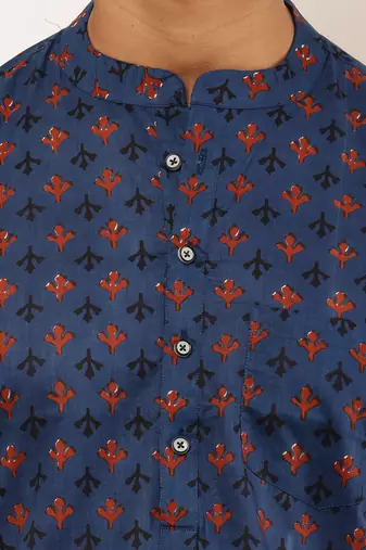 Men   s navy blue handblock printed cotton kurta with white pajama