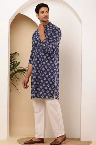 Men   s navy blue floral block printed cotton kurta with white pajama set