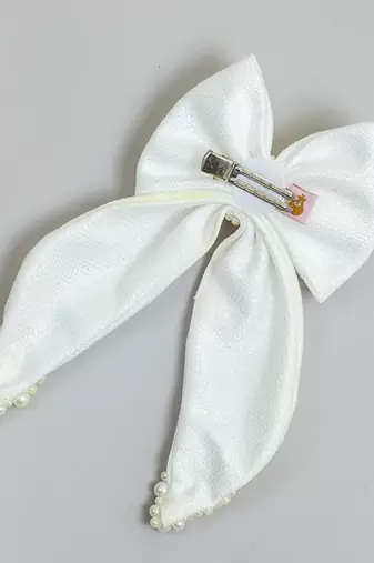 White pearl hair bow