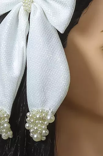 White pearl hair bow