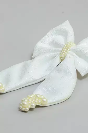 White pearl hair bow