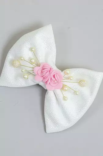 White pearl hair bow