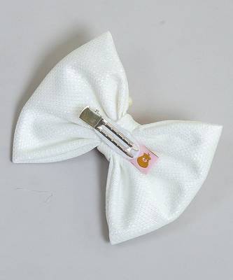 White pearl hair bow 4