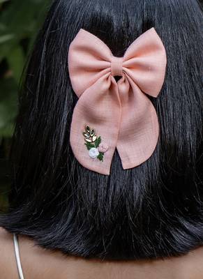 Pink plain linen hair bow 1