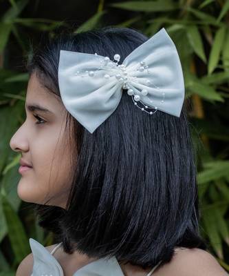 White net pearl hair bow 1