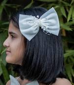 White net pearl hair bow