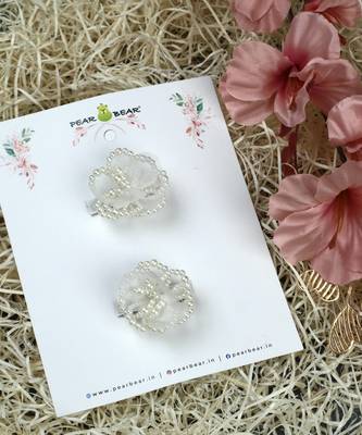 White pearl hair clip 1