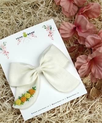 White plain linen hair bow 2