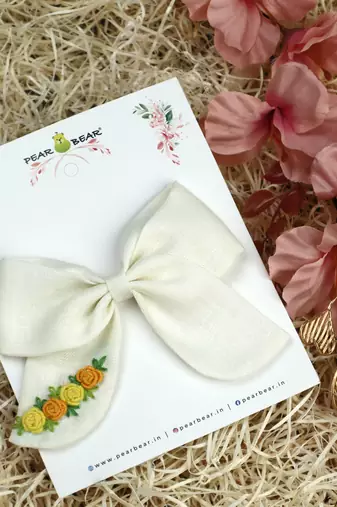 White plain linen hair bow