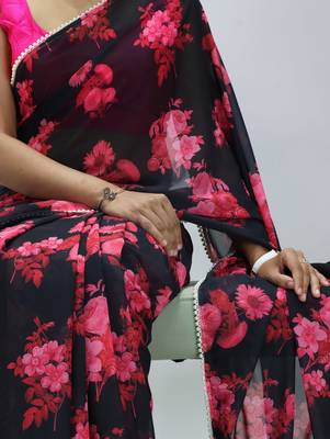 Black-pink floral printed weightless saree with unstitched blouse 4