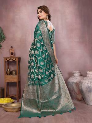 Emerald Green Color Wedding Organza Silk Saree 4
