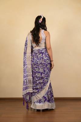 Purple cotton silk abstract print golden zari border saree with unstitched blouse piece 4