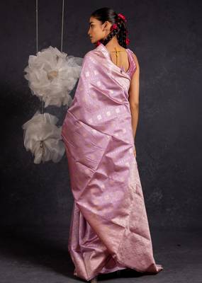 Dusty purple silk blend woven design golden zari border saree with unstitched blouse piece 4