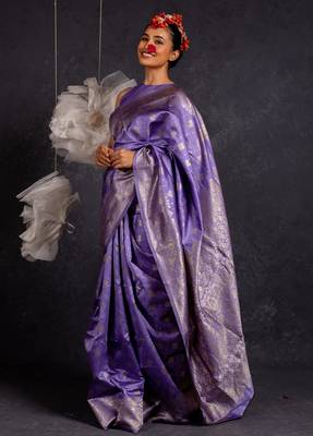 Purple silk blend woven design golden zari border saree with unstitched blouse piece 2