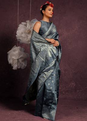 Grey silk blend zari woven design golden zari woven border saree with unstitched blouse piece 3