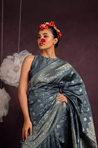 Grey silk blend zari woven design golden zari woven border saree with unstitched blouse piece