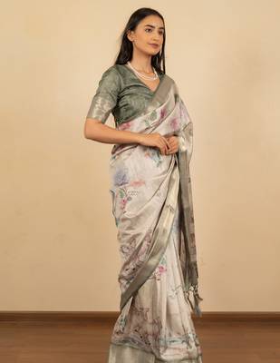 Light beige cotton silk blend floral print zari woven border saree with unstitched blouse piece 3