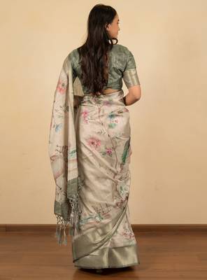 Light beige cotton silk blend floral print zari woven border saree with unstitched blouse piece 4