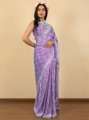 Light purple chiffon floral print zari work golden lace saree with unstitched blouse piece 3