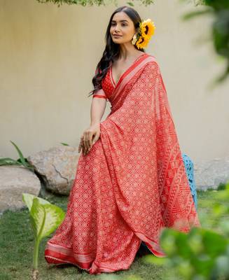 Dusty rose pink chiffon solid/abstract printed saree with unstitched blouse piece 2