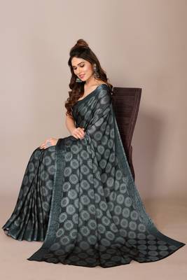 Green chiffon floral print saree with unstitched blouse piece 2
