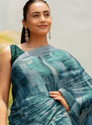Dusty teal chiffon geometric printed saree with unstitched blouse piece 5